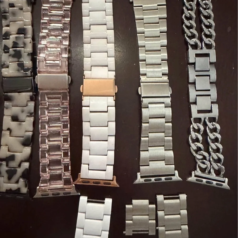 Smartwatch with Interchangeable Bands